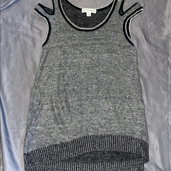 White + Warren Tops - White + Warren Cold Shoulder Sz S top